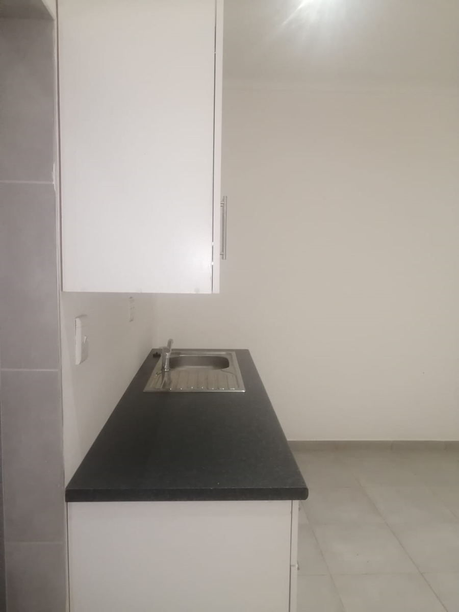 To Let 1 Bedroom Property for Rent in Humansdorp Eastern Cape